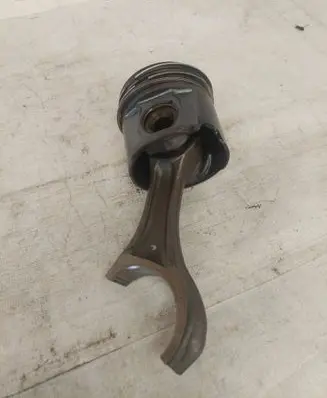 Iveco Daily 5th gen Piston 504057276