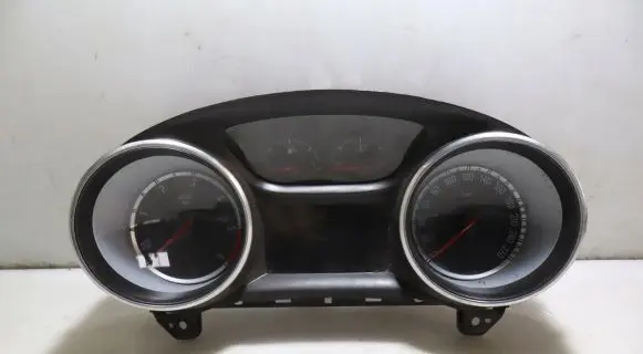 Opel Insignia B Clock 