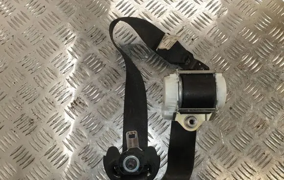 BMW X3 E83 Front seatbelt 34003071