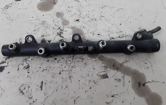 BMW 1 E82 E88 Fuel main line pipe 0445214030 7787164