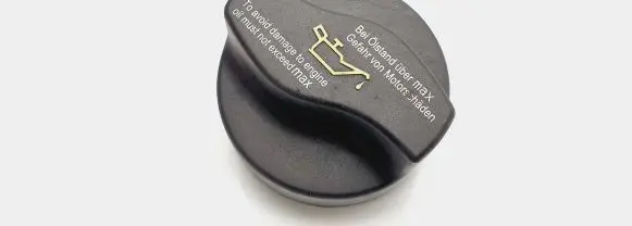 Mercedes-Benz A W169 Oil filler cap A0000100385