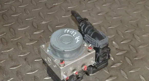 Toyota C-HR I ABS Pump 11304041030