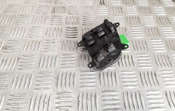 Subaru Legacy Electric window control switch