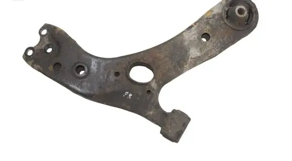 Lexus CT 200H Front lower control arm/wishbone