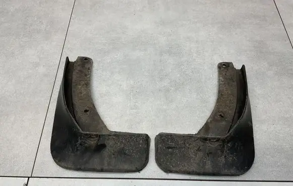 Volkswagen Golf Sportsvan Rear mudguard 