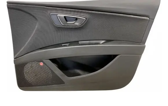 Seat Leon (5F) Front door card panel trim