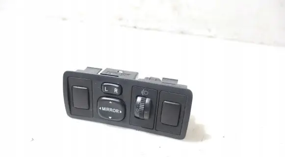 Wing mirror switch