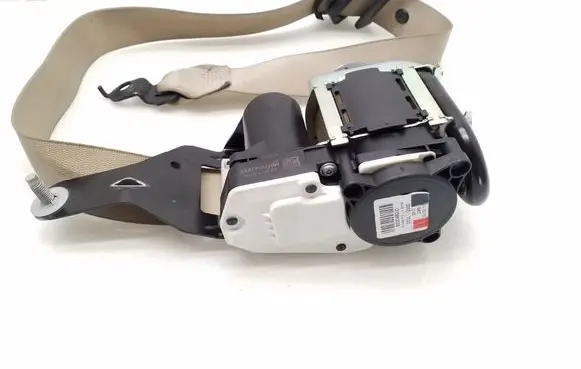 Mercedes-Benz CLS C218 X218 Front seatbelt 620048000
