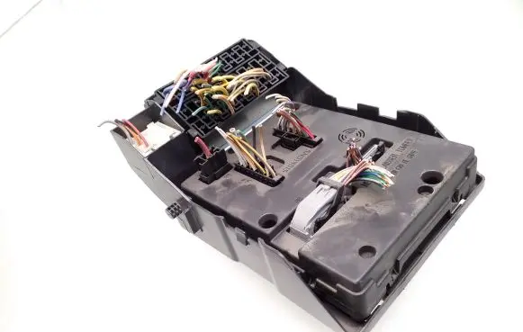 Renault Scenic I Fuse module 8200029342B S108502610F 7700414484