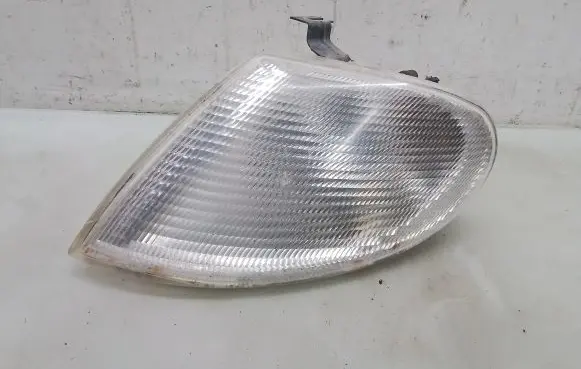 Ford Galaxy Front indicator light