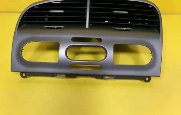 Seat Toledo III (5P) Dash center air vent grill 5P28119110G 5P2819110H