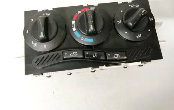 Mercedes-Benz A W168 Climate control unit 1688300485 k114298