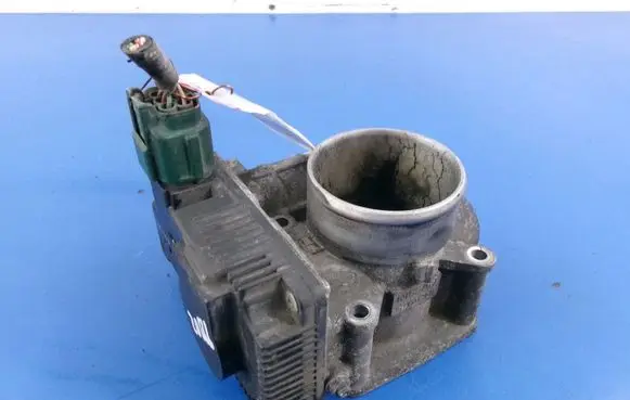 Nissan Primera Throttle body valve 