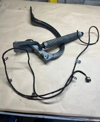 BMW 5 F10 F11 Tailgate hydraulic set 712013702 1055582