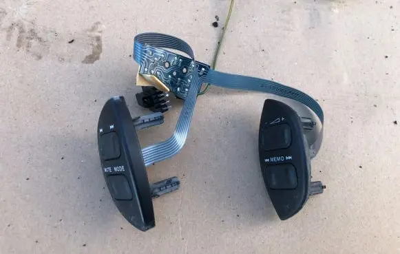 Citroen Xsara Picasso Steering wheel buttons/switches 