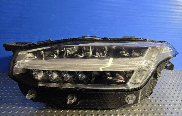 Volvo XC90 Headlight/headlamp 32228296