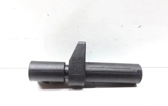 Mercedes-Benz C W204 Camshaft position sensor 0331532828