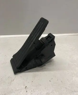 Mercedes-Benz C W206 Accelerator throttle pedal A2233000000