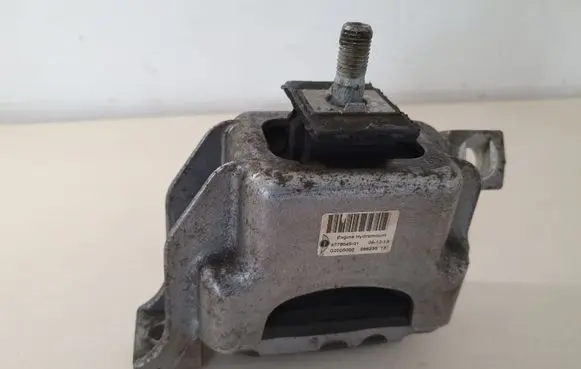 Mini Cooper Countryman R60 Engine mount bracket 6778645