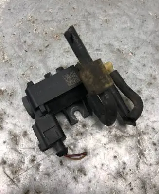 Volkswagen Golf VI Turbo solenoid valve 1K0906627B