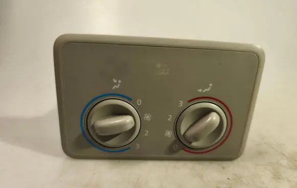 Renault Trafic III (X82) Air conditioner control unit module 275101746R 93456429 72901300