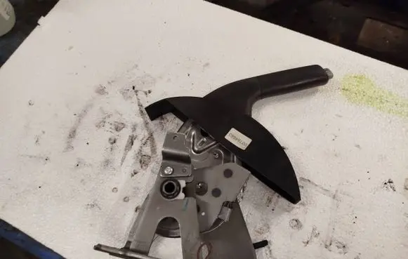 Nissan Qashqai Handbrake/parking brake lever assembly 00784663