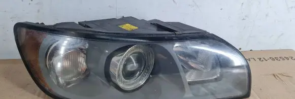 Volvo V50 Headlight/headlamp 30698886 0301198204