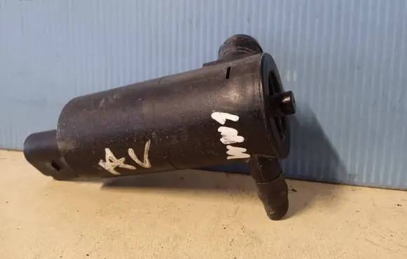 Toyota Avensis T270 Windscreen/windshield washer pump 1018352001 130104A 832792
