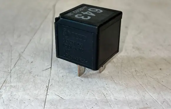 Audi A6 S6 C6 4F Other relay 8K0951253