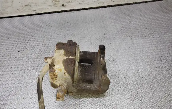KIA Sorento Front brake caliper