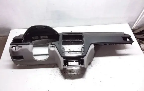 Mercedes-Benz C W204 Dashboard A2046803787