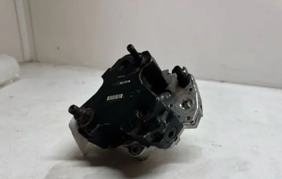 BMW 3 E90 E91 Fuel injection high pressure pump 0445010073 7788678 309040