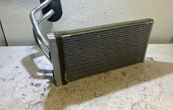 Chrysler Pacifica Heater blower radiator 16480617 PLD05 0617DBG192114