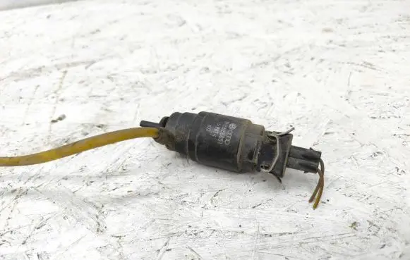 Volkswagen Transporter - Caravelle T4 Windscreen/windshield washer pump 1h5955651