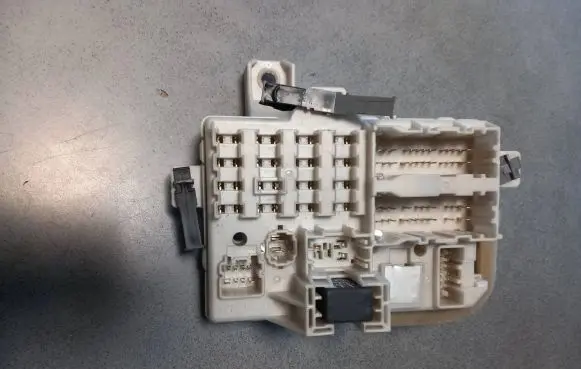 Mazda 6 Fuse module