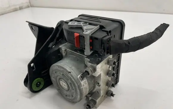 Skoda Octavia Mk4 ABS Pump 5WA614517BG