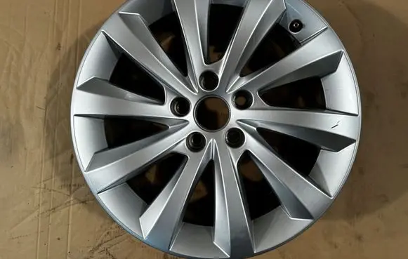 R17 alloy rim