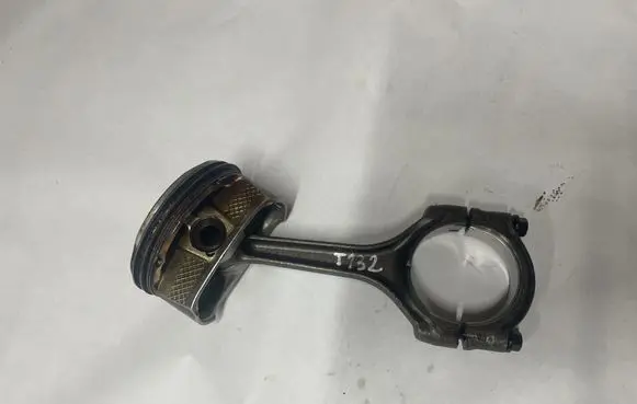 Dodge Challenger Piston 96L64