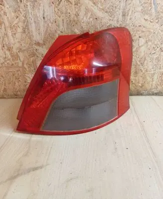 Toyota Yaris Rear/tail lights E131772
