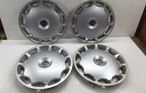 Volvo V70 R16 wheel hub/cap/trim 30714561 D38ME