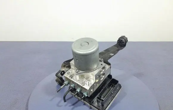BMW X3 E83 ABS Pump 5A82CF0