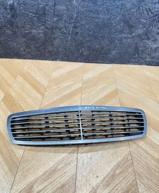 Mercedes-Benz E W211 Front grill A2118800583