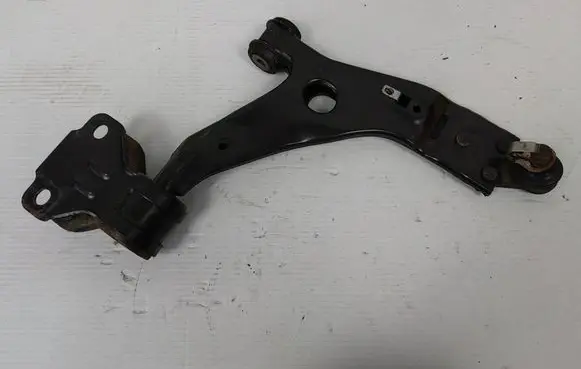 Ford Focus ST Front lower control arm/wishbone BV613C339AAA