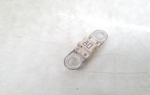 Volkswagen PASSAT B6 Fuse 