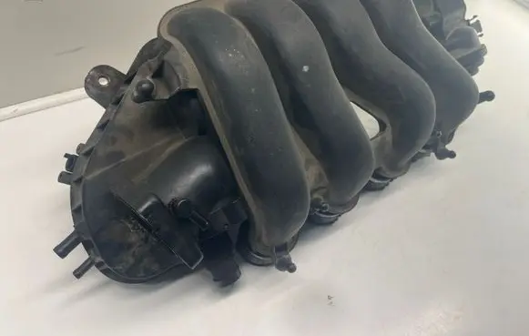 Volkswagen Eos Intake manifold 2900309789