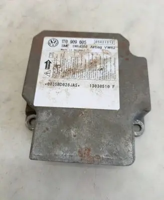 Volkswagen Touran I Airbag control unit/module 1T0909605 5WK43150 05H21S12