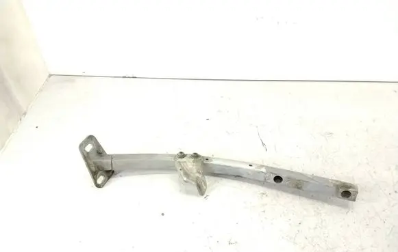 Audi A8 S8 D3 4E Fender mounting bracket 4E0805366