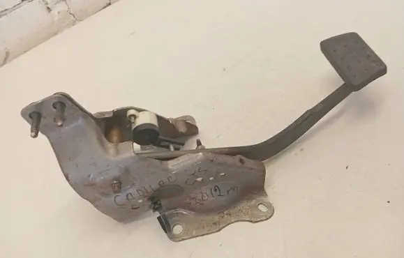 Cadillac CTS Brake pedal 22741944
