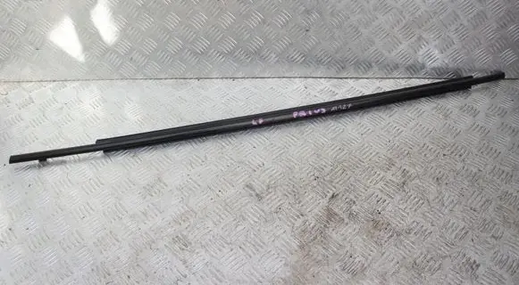 Toyota Prius (XW30) Other front door trim element