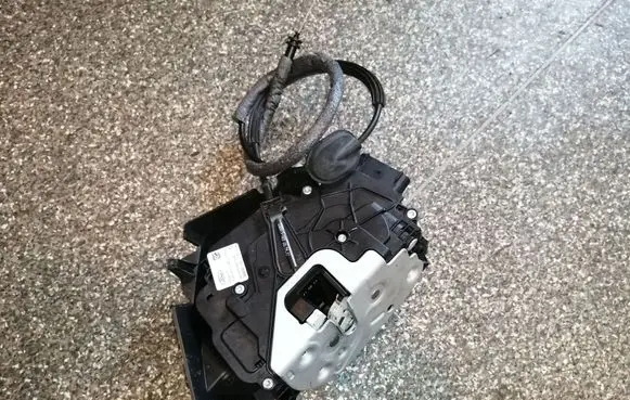 Ford B-MAX Rear door lock AV1AR26413AB AV11R264A27AH